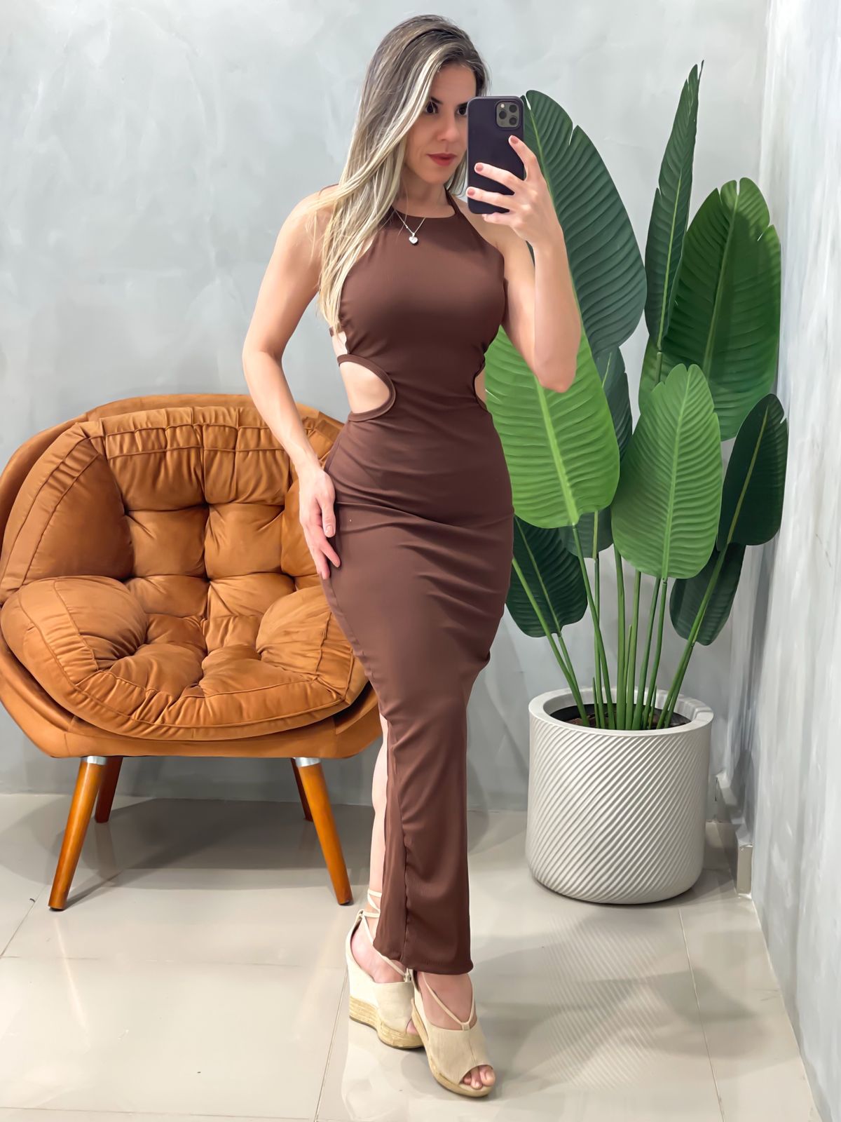 Vestido Longo em Ribana de Alça com Recortes Laterais