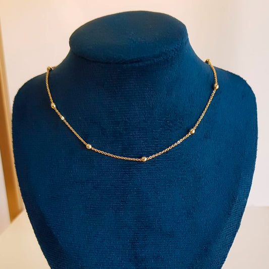 CHOCKER COM BOLINHA BANHADO OURO 18K